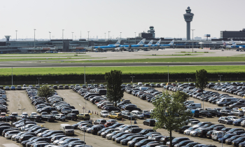 Schiphol buitenterrein met toren